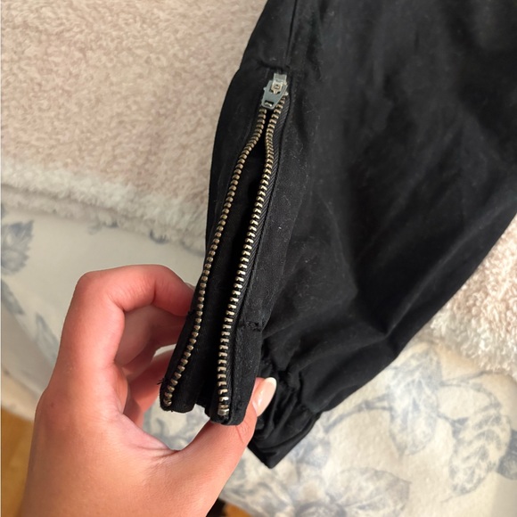 Banana Republic Black Cargo Pants - Picture 4 of 5